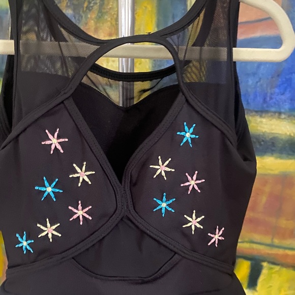 Bloch dance leotard with built on skirt size 6x-7
NWOT - Picture 4 of 7